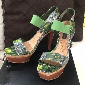 Steven Madden Luxe beautiful green sandals